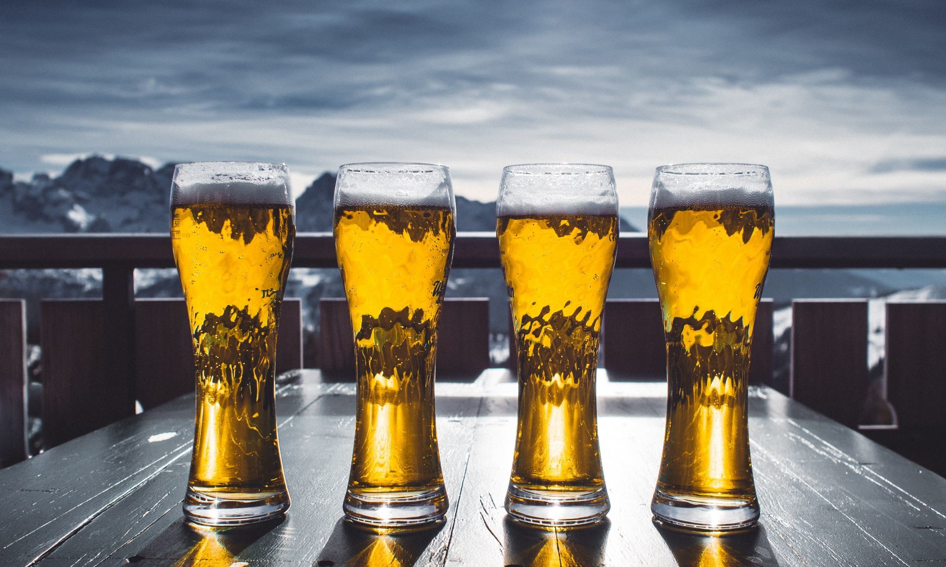 Cheers to the king! Cheers to the king!